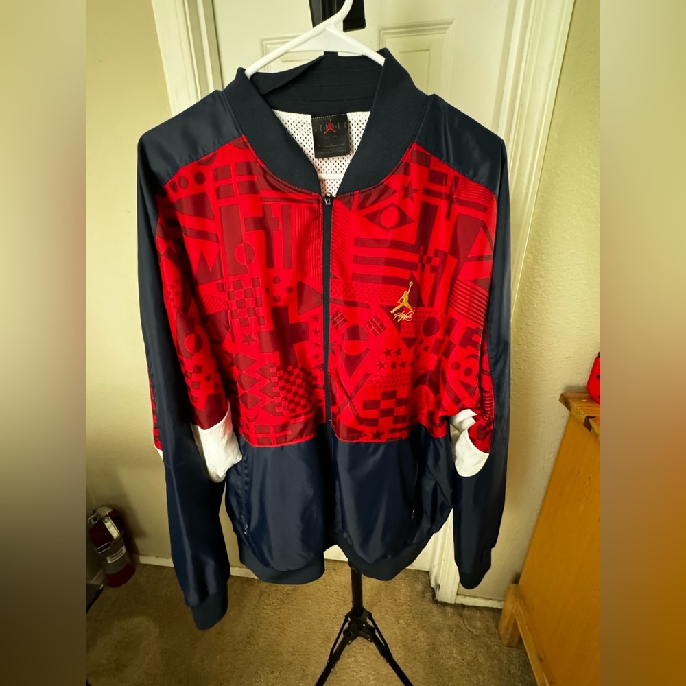 Air Jordan windbreaker jacket men’s Large